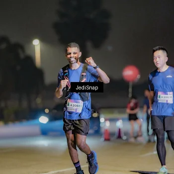 Runner Photo 7504681