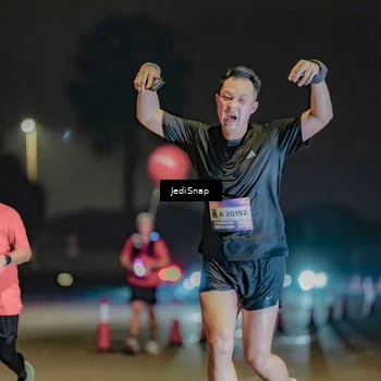 Runner Photo 7504888