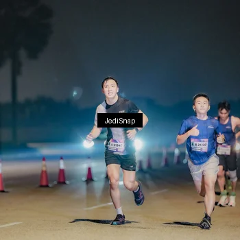 Runner Photo 7504951