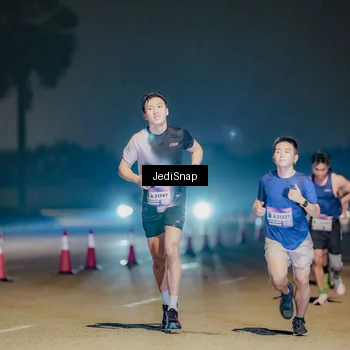 Runner Photo 7504952