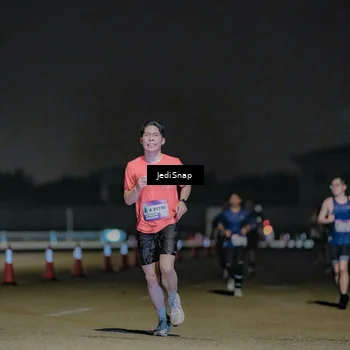 Runner Photo 7505000