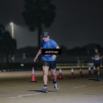 Runner Photo 7505052