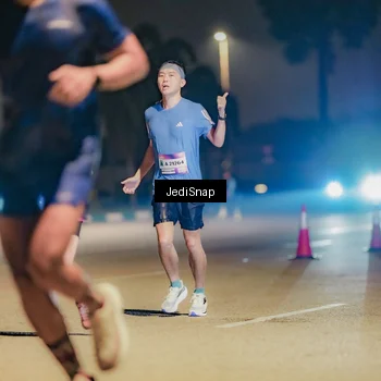 Runner Photo 7505244