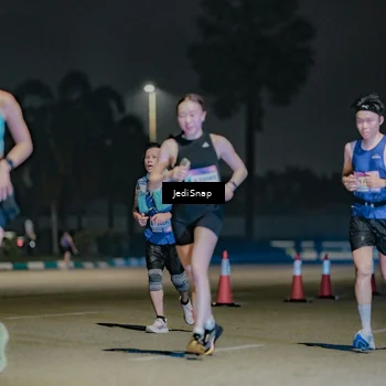 Runner Photo 7505424
