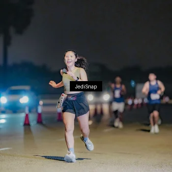 Runner Photo 7505680