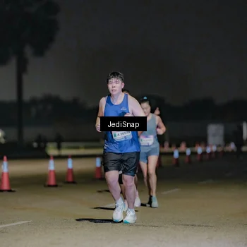 Runner Photo 7505689