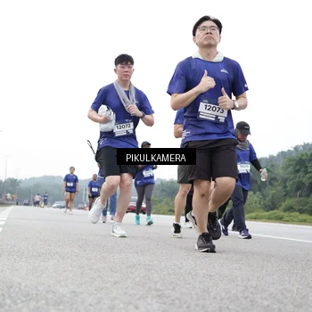 Runner Photo 7505744
