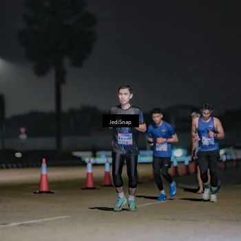 Runner Photo 7505841