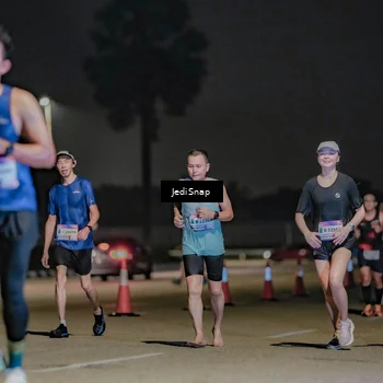 Runner Photo 7505867