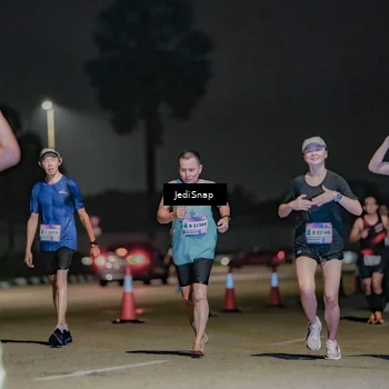 Runner Photo 7505870