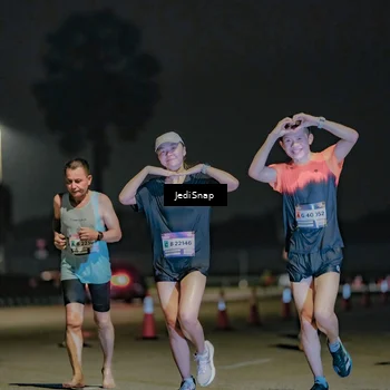 Runner Photo 7505874