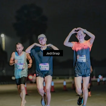 Runner Photo 7505875
