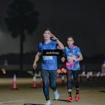 Runner Photo 7505905