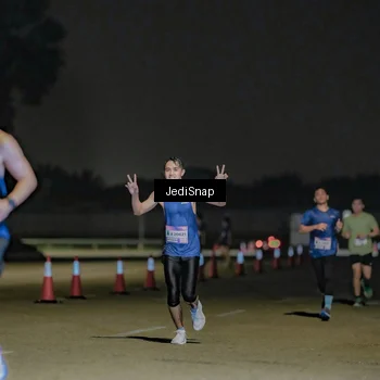 Runner Photo 7506001