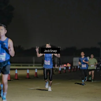 Runner Photo 7506002