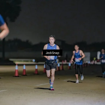 Runner Photo 7506003