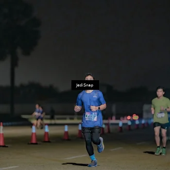Runner Photo 7506010