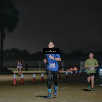 Runner Photo 7506012