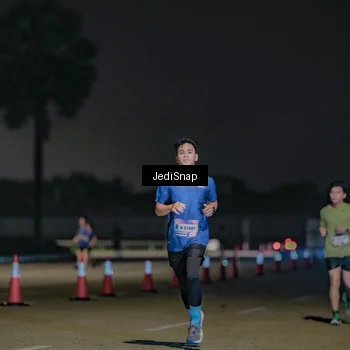 Runner Photo 7506016