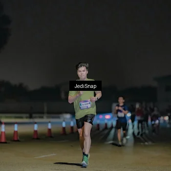 Runner Photo 7506025