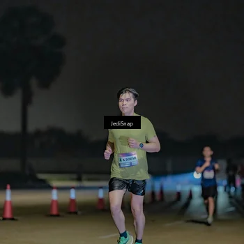 Runner Photo 7506033
