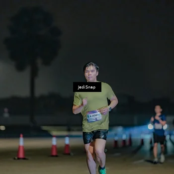 Runner Photo 7506038