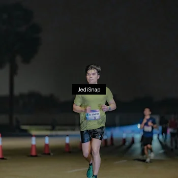 Runner Photo 7506043