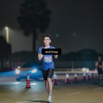 Runner Photo 7506046