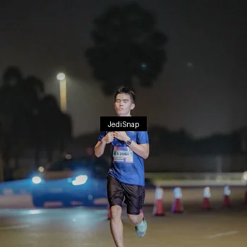 Runner Photo 7506049