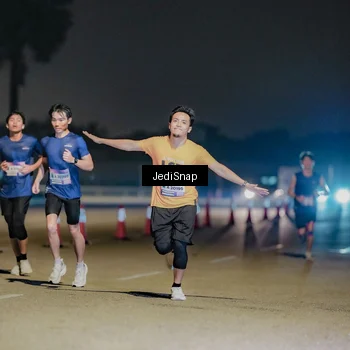 Runner Photo 7506085