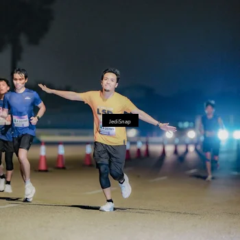Runner Photo 7506089