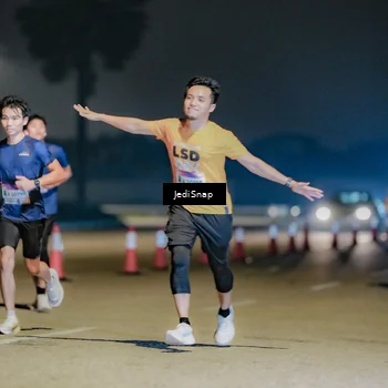 Runner Photo 7506095