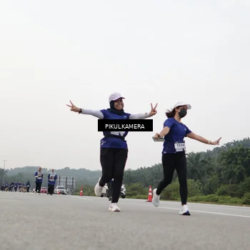 Runner Photo 7506098