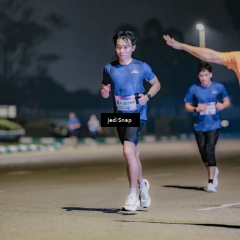 Runner Photo 7506102