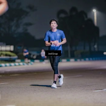 Runner Photo 7506104