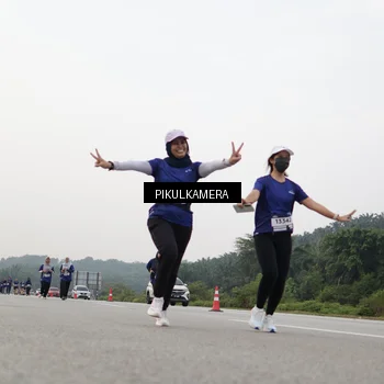 Runner Photo 7506106