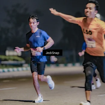 Runner Photo 7506107