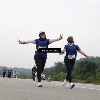 Runner Photo 7506115