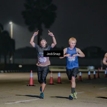 Runner Photo 7506122