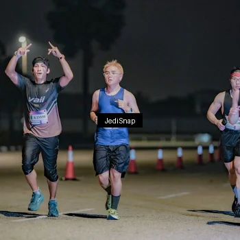 Runner Photo 7506135