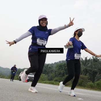Runner Photo 7506140