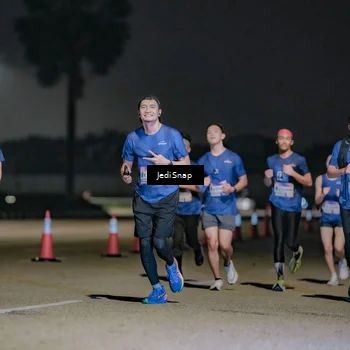 Runner Photo 7506193