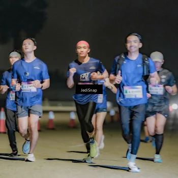 Runner Photo 7506213