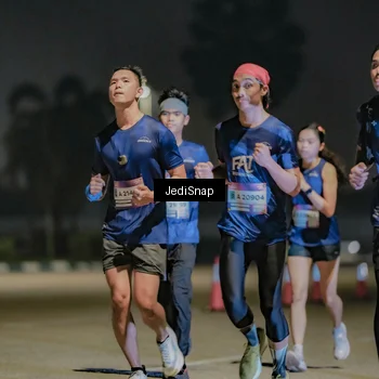 Runner Photo 7506214