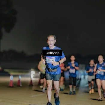 Runner Photo 7506252