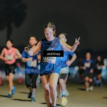 Runner Photo 7506270