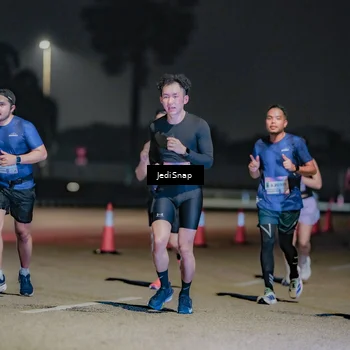 Runner Photo 7506332