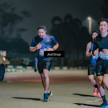 Runner Photo 7506338