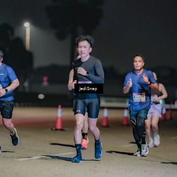 Runner Photo 7506340