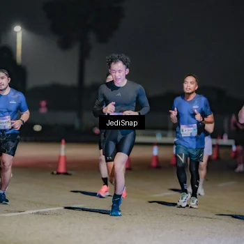 Runner Photo 7506343
